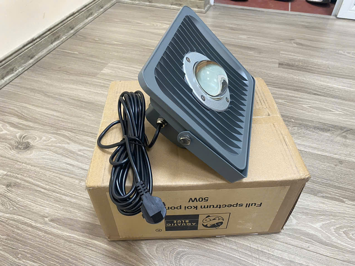 Đèn Mayin Super color giả lập ánh sáng mặt trời cho hồ koi 1 bóng (50w)